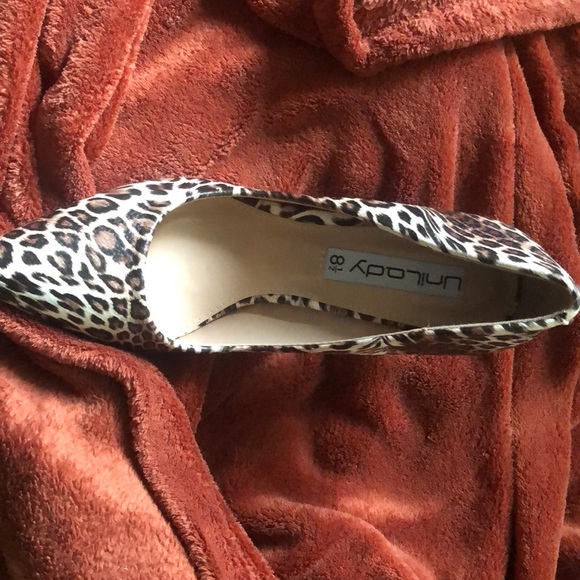 Feisty pair of Cheetah print hells! - Picture 2 of 2